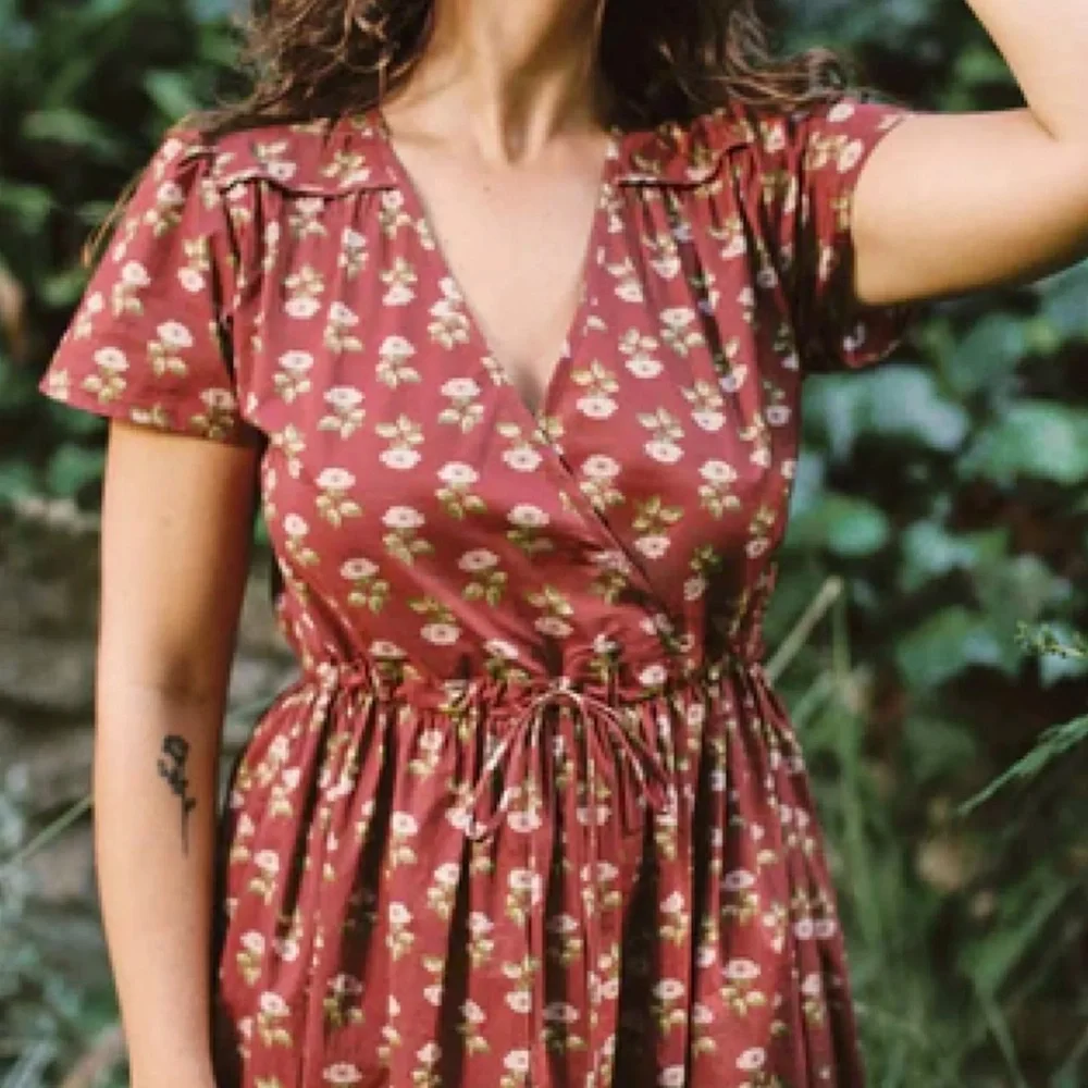 Christy Dawn Simple Dawn Dress in Rouge Rosette size large, red and pink floral - Picture 8 of 8